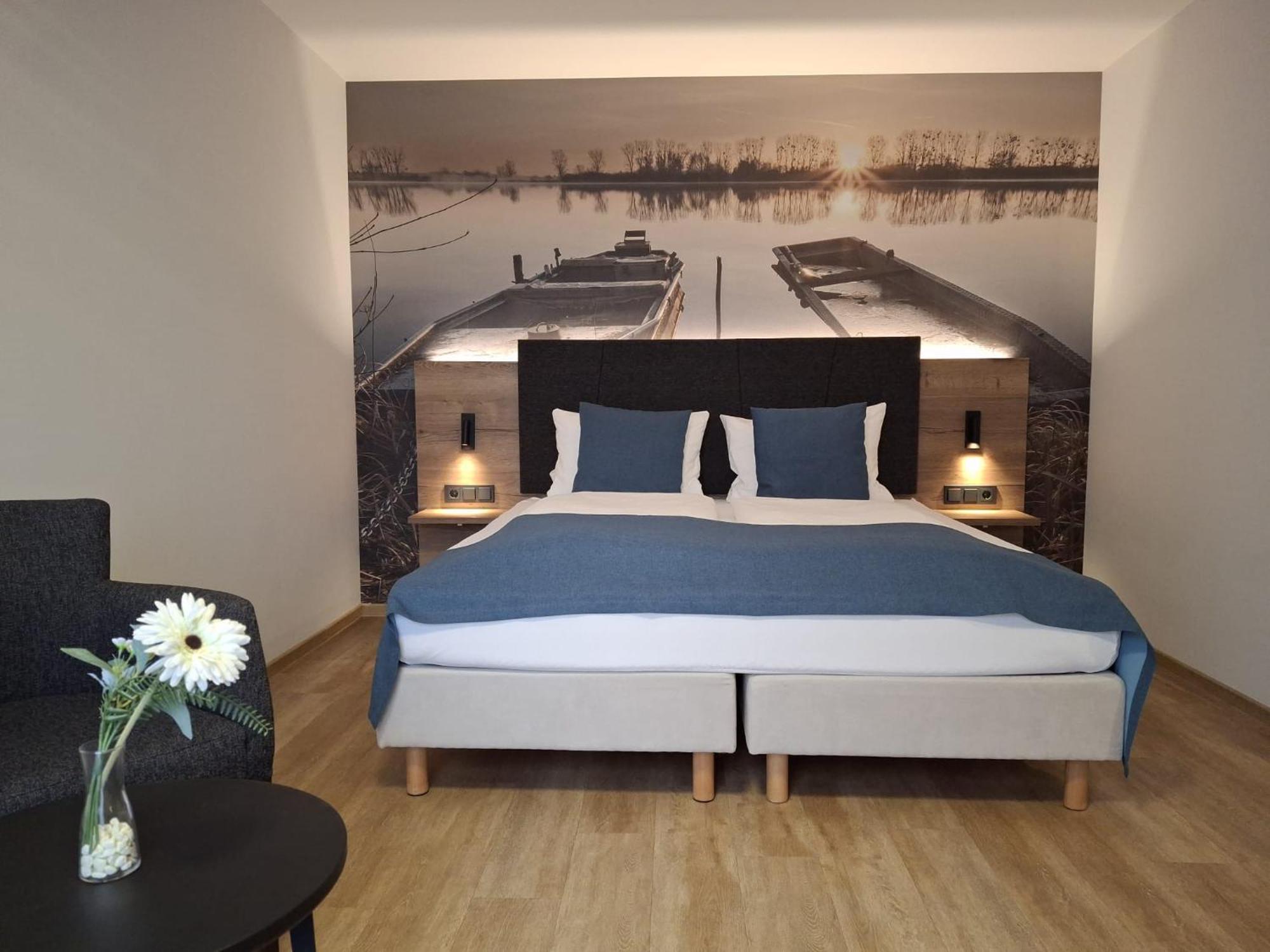 Hotel Am Hardtsee Ubstadt-Weiher Exteriör bild
