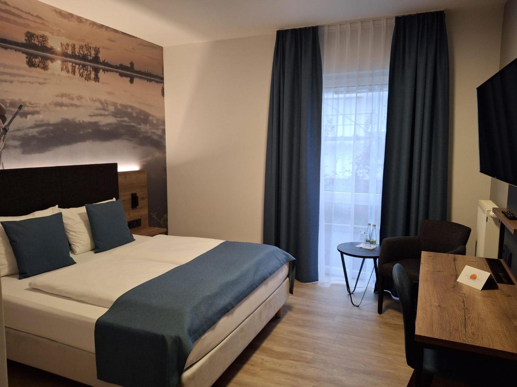 Hotel Am Hardtsee Ubstadt-Weiher Exteriör bild